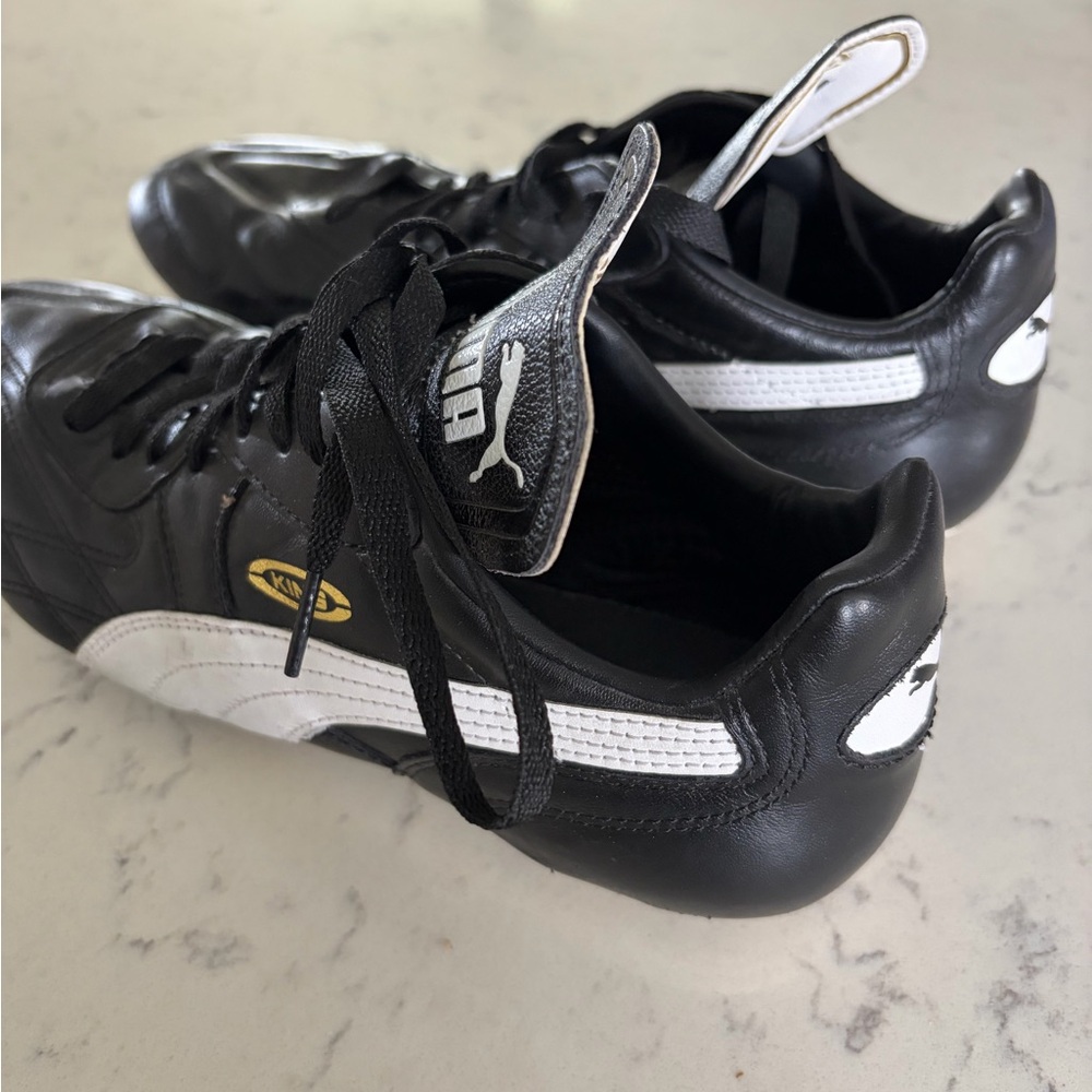 Puma King Men's Black and White Leather Cleats
